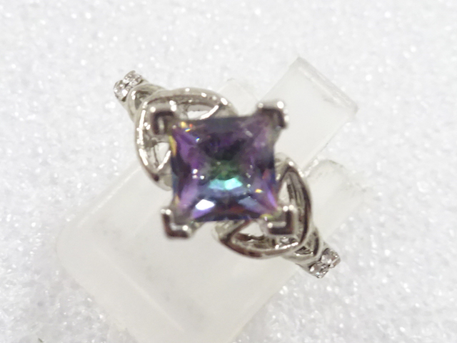 JAPANESE KIMONO / ANTIQUE COLORED STONE RING (SIZE 11)